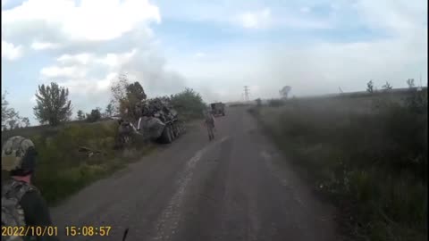 Full uncut version of the Russian retreat while under Ukrainian fire in the Kherson region.