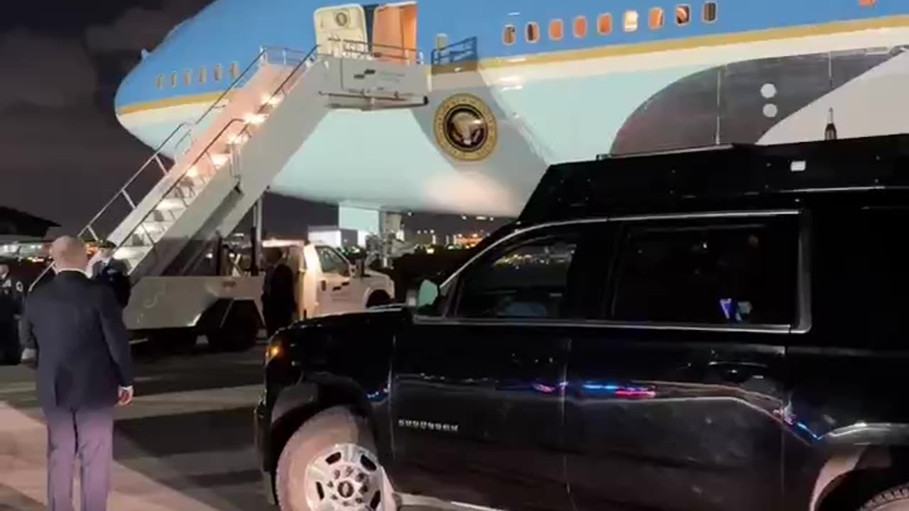 Dan Scavino🚀🇺🇸🦅President Trump is wheels down in Miami, Florida…