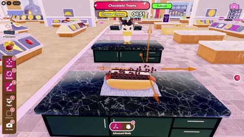 ROBLOX HELL’S KITCHEN... I GOT SCREAMED AT BY THE CHEF 😱🍳