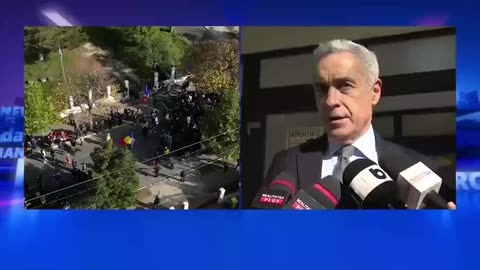 Romania's Călin Georgescu speaks to large crowd of supporters