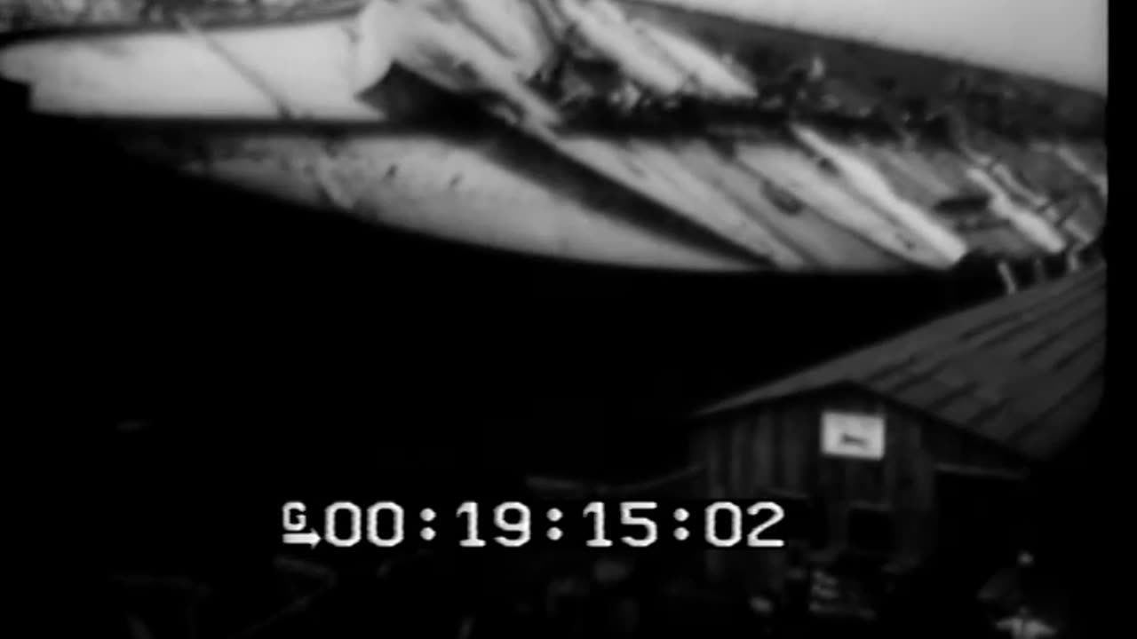 VIEWS OF S.S.NORMANDIE LISTING, NEW YORK - VIEWS OF S.S.NORMANDIE LISTING, NEW YORK - 428-npc-5172