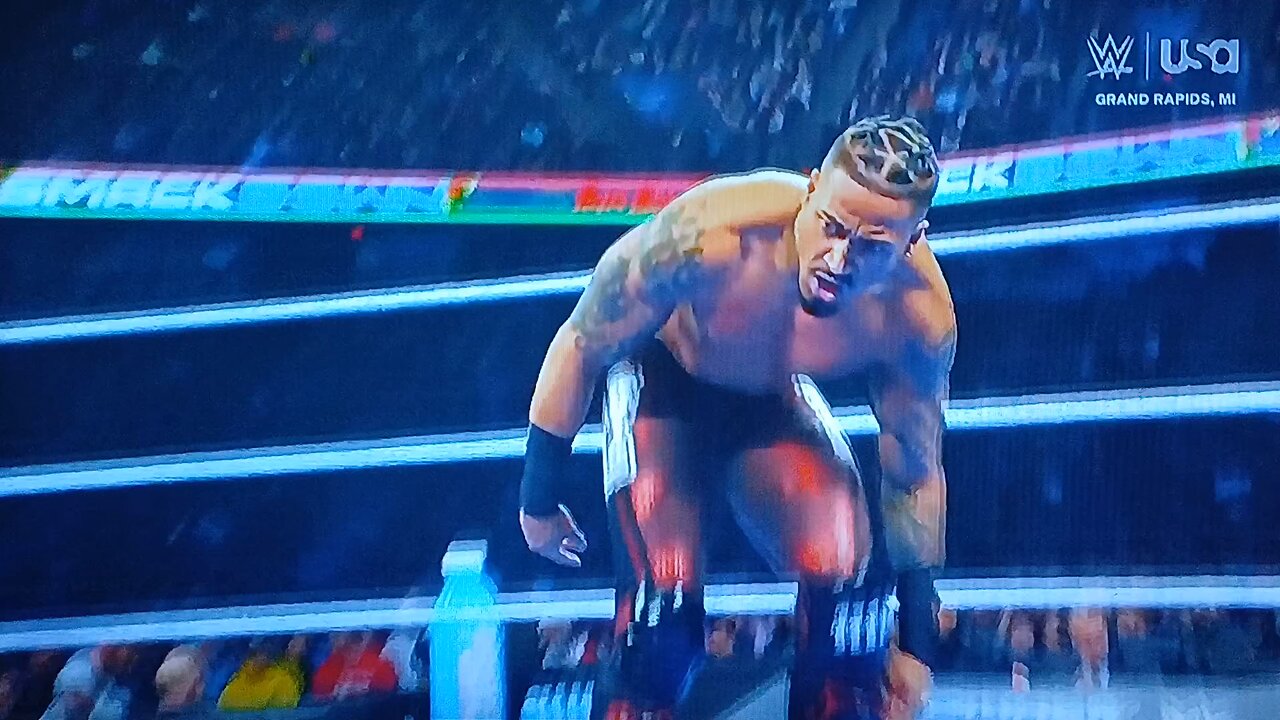 Ilja Dragonov vs Carmelo Hayes