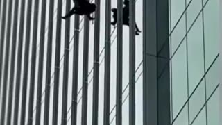 Window Washers Rescued 15 Stories Above the Ground After Scaffolding Malfunctions