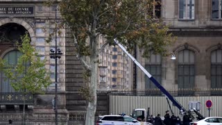 Suspects in Louvre jewel heist arrested near Paris, prosecutor says
