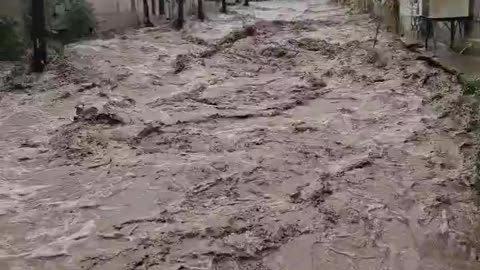 Flash flooding hits Miami & Globe, Arizona. 11H Ago