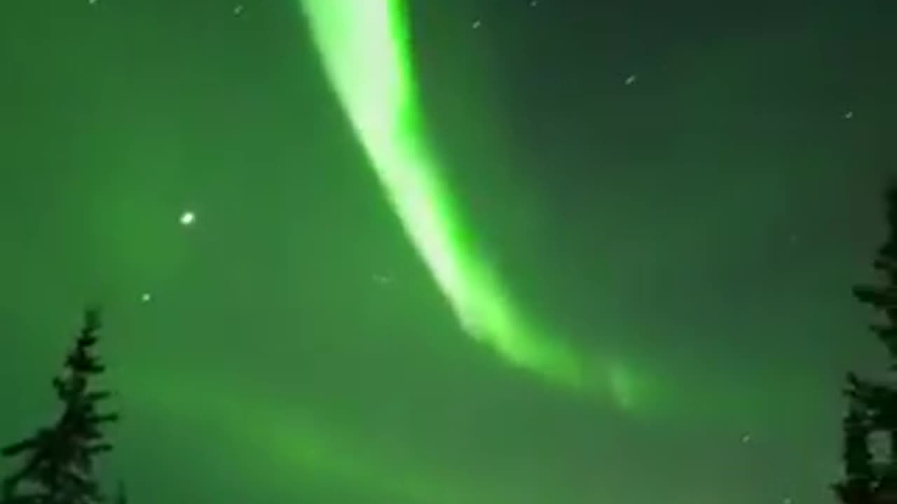 The aurora borealis last night outside a cabin in Venetie, Alaska | crazy videos | crazy clips