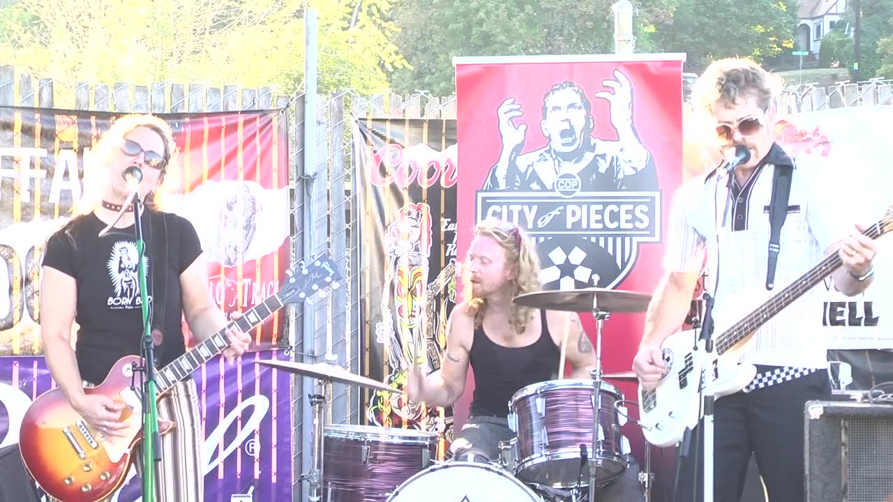 City of Pieces - STOP iT