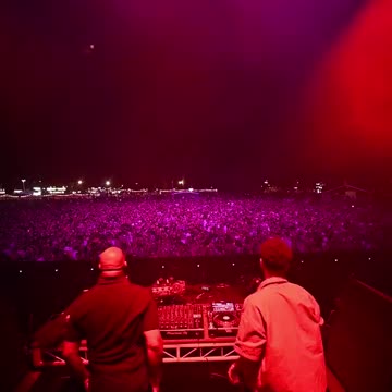 Carl Cox b2b Jamie Jones playing Horatio & Manuel Alicante - Do It , incoming on IBIZAHOLIC RECORDS.