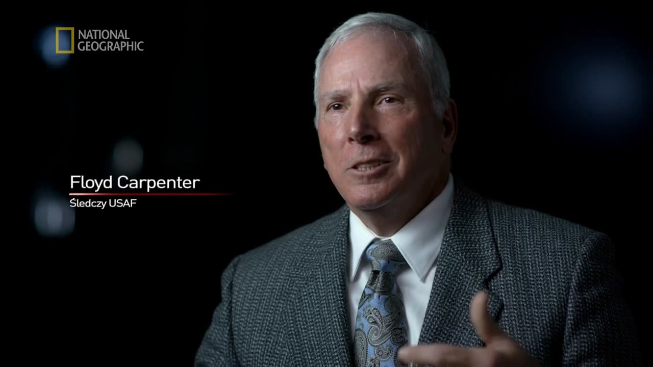 NIEWIDZIALNY BOMBOWIEC dokument pl