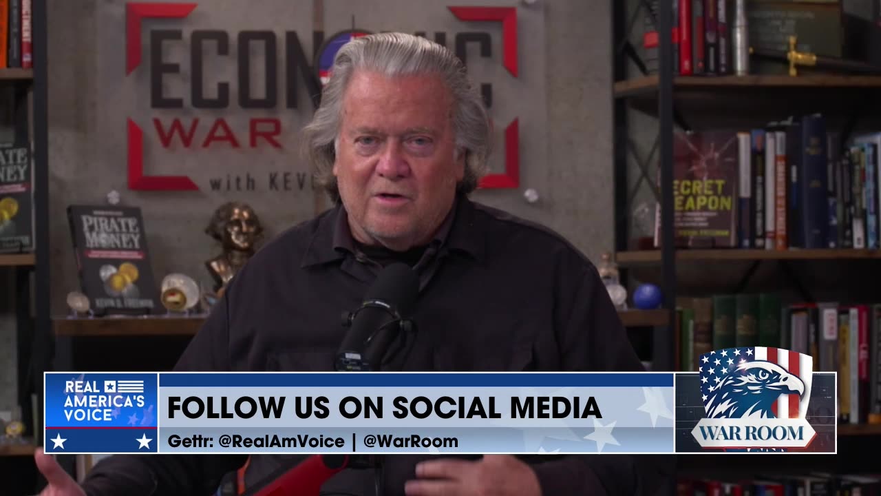 Steve Bannon Breaks Down The Bloomberg Hit Piece On Tulsi Gabbard: "Tulsi Gabbard Has Stood In The Breach And Done A Fantastic Job As Far As Intelligence Goes"