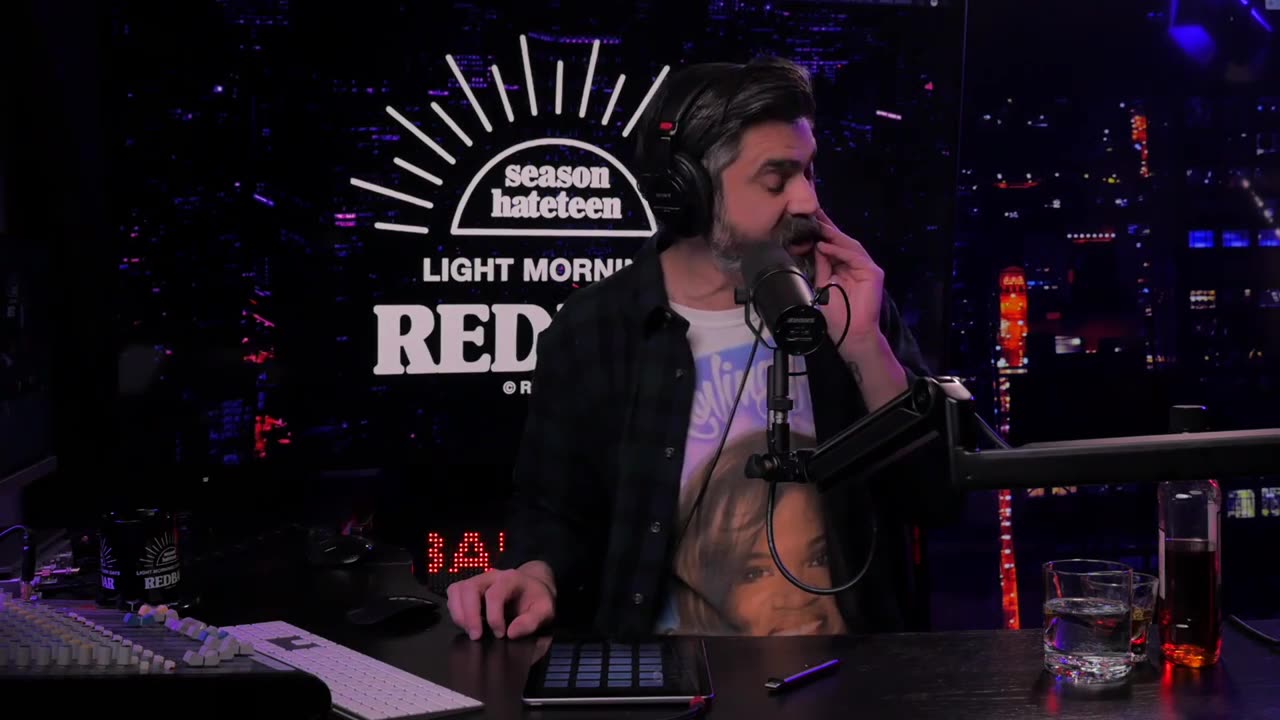 Joey Diaz XANAX ADDICTION EXPOSED!_ Coco caught trying to LIE to Joe Rogan! (720p60fps)
