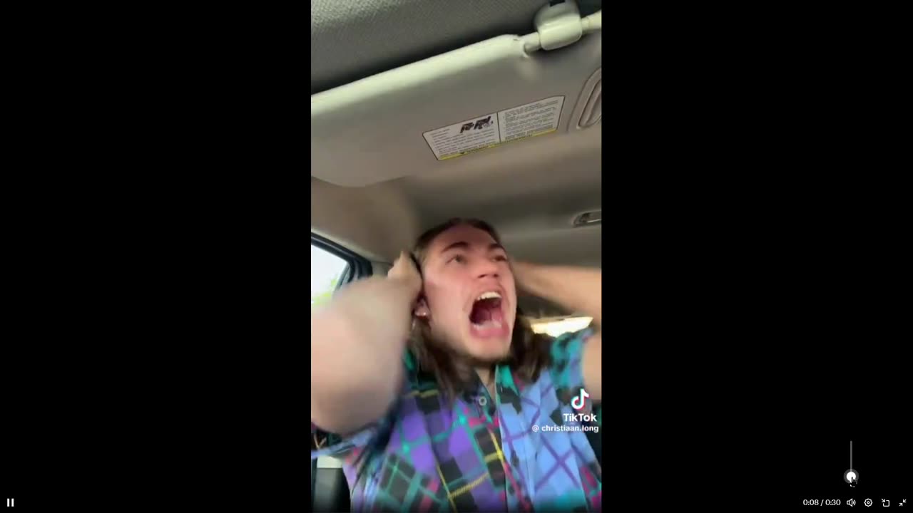 This leftist man has a mental breakdown. Only fake news can do this to people