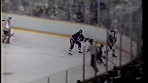 NHL 1984 SCF GAME #5 NEW YORK ISLANDERS AT EDMONTON OILERS