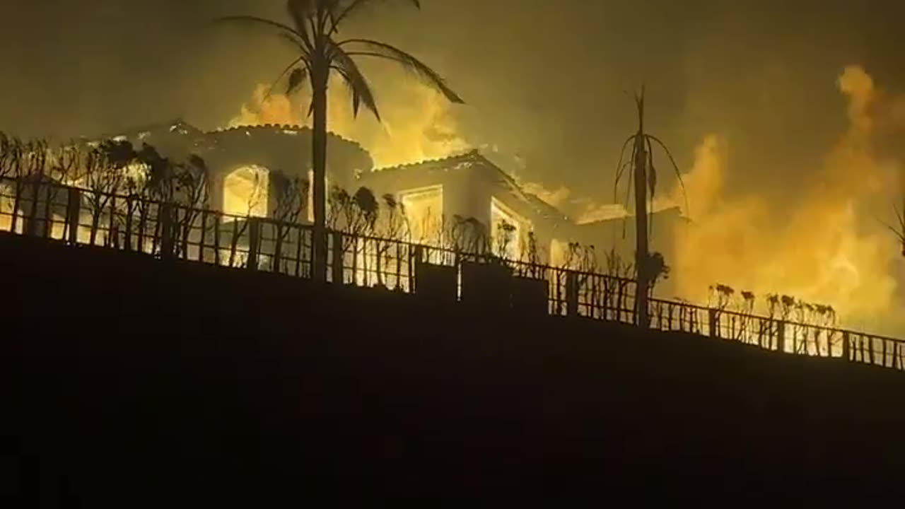 $35 million LA mansion burned to the ground.