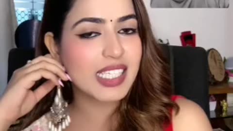 Hamare koi boyfriend Bahar Jata Nahin Ham Jata Hai Uske pass hai q bologi nehe