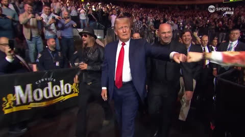 CROWD GOES WILD as Donald Trump, Tucker Carlson, Kid Rock, Dana White, and Don Jr