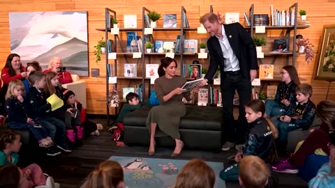 Meghan Markle reads to children on sidelines of Invictus Games