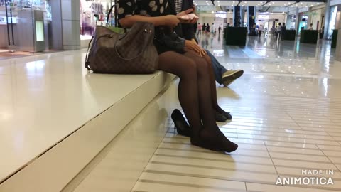OL at the mall...tired feet!