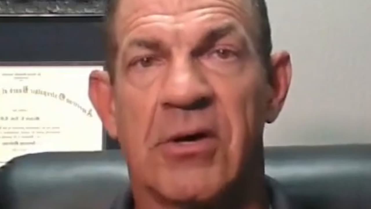 GLP‑1 drugs explained: how Ozempic/semaglutide cut obesity — benefits, hidden risks (muscle loss, nutrient deficiency) and how to use them safely