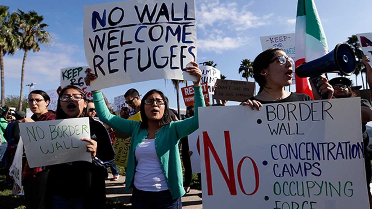 Large Group Terrorizes Drivers Blocking Streets In Dallas While Demanding Open Border With Mexico: 1