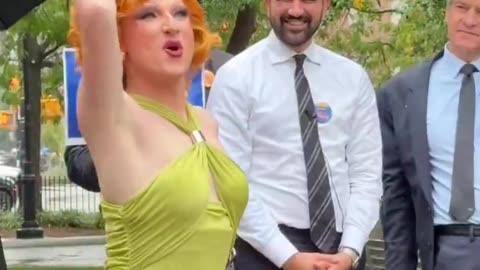 New York mayor candidate Zohran Mamdani was spotted smiling ear to ear at a drag queen show
			