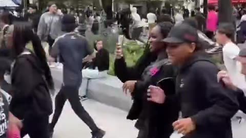 Chaos in Paris! Free Fried Chicken Bowl Giveaway Turns Wild 🍗🇫🇷