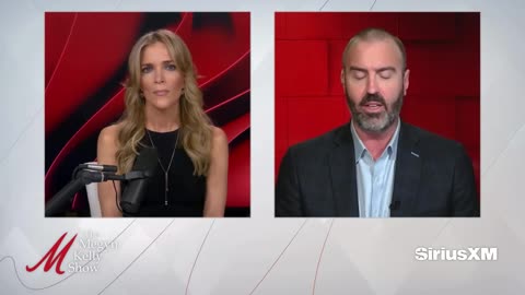 Megyn Kelly Breaks Down DISTURBING Video of NEW Man Inside Women's Locker Room in CA Planet Fitness