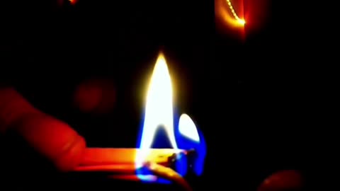 🔥 Magischer Moment: Eine Kerze in Slow Motion entzündet 🕯️✨