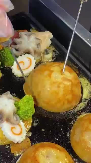 The Ultimate Tokyo Takoyaki Experience – Best Octopus Street Food!