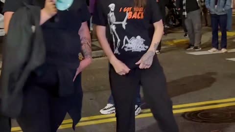 White chicks acting ghetto in Portland! 🤮🤢