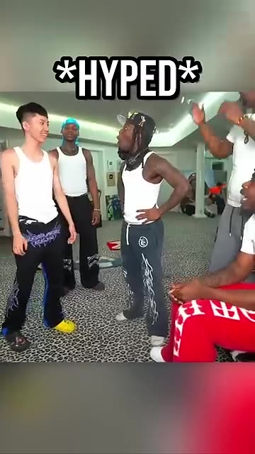 Ray shows to Kai how he is going to protect himself 😂😂