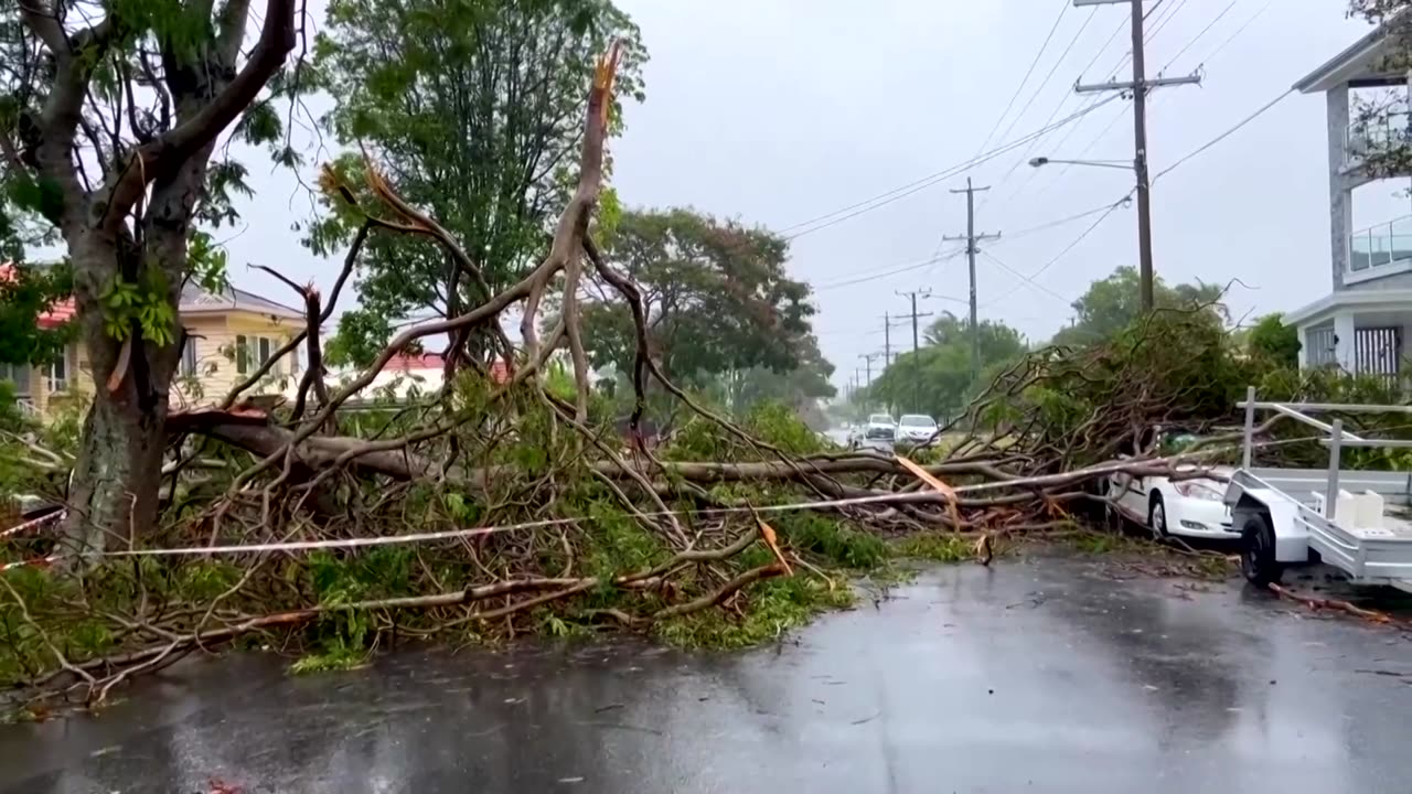 Storm leaves thousands of Queensland homes without power