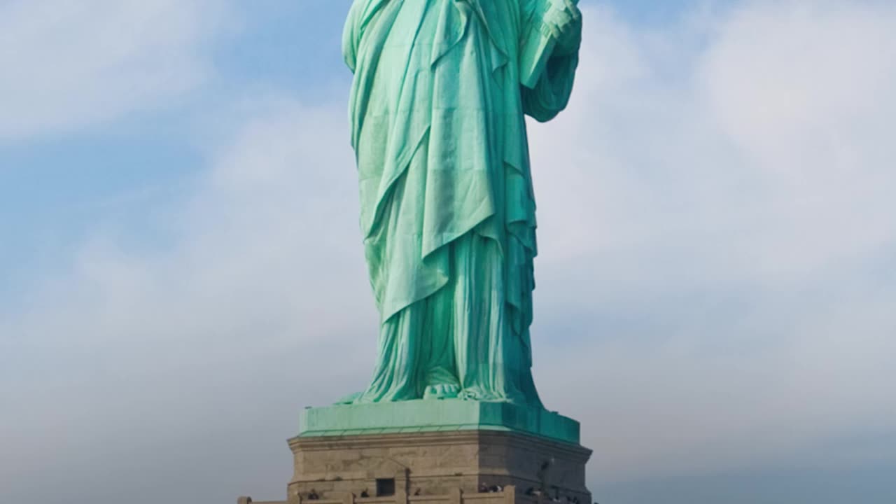 STATUE OF LIBERTY IN CHAINS: HOW U.S. LIES TO WORLD