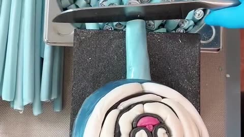 Master Candy Artist Shares Adorable White Bear Candy Creations!