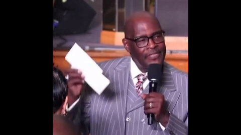 Pastor se queja de la donación insuficiente de sus fieles