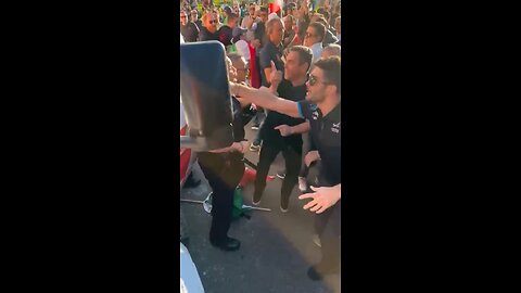 U-Haul trays to go through a crowd of protesters in LA and they attacked a vehicle & police involved