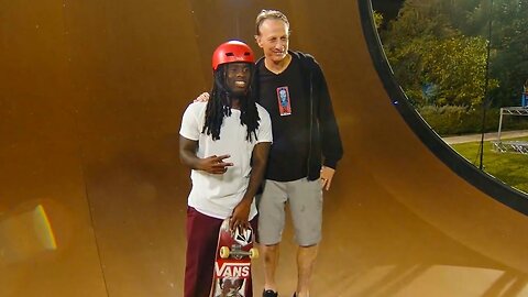 Tony Hawk Teaches Kai Cenat How To Skate!
