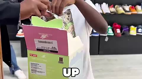 Amazing: He got his first Labubu 🙌 #labubu #popmart #blindbox #unboxing #viral #