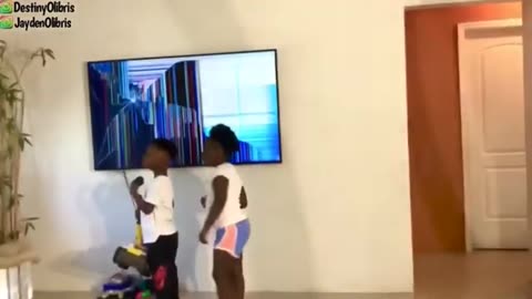 BROKEN TV PRANK ON DAD! 😱