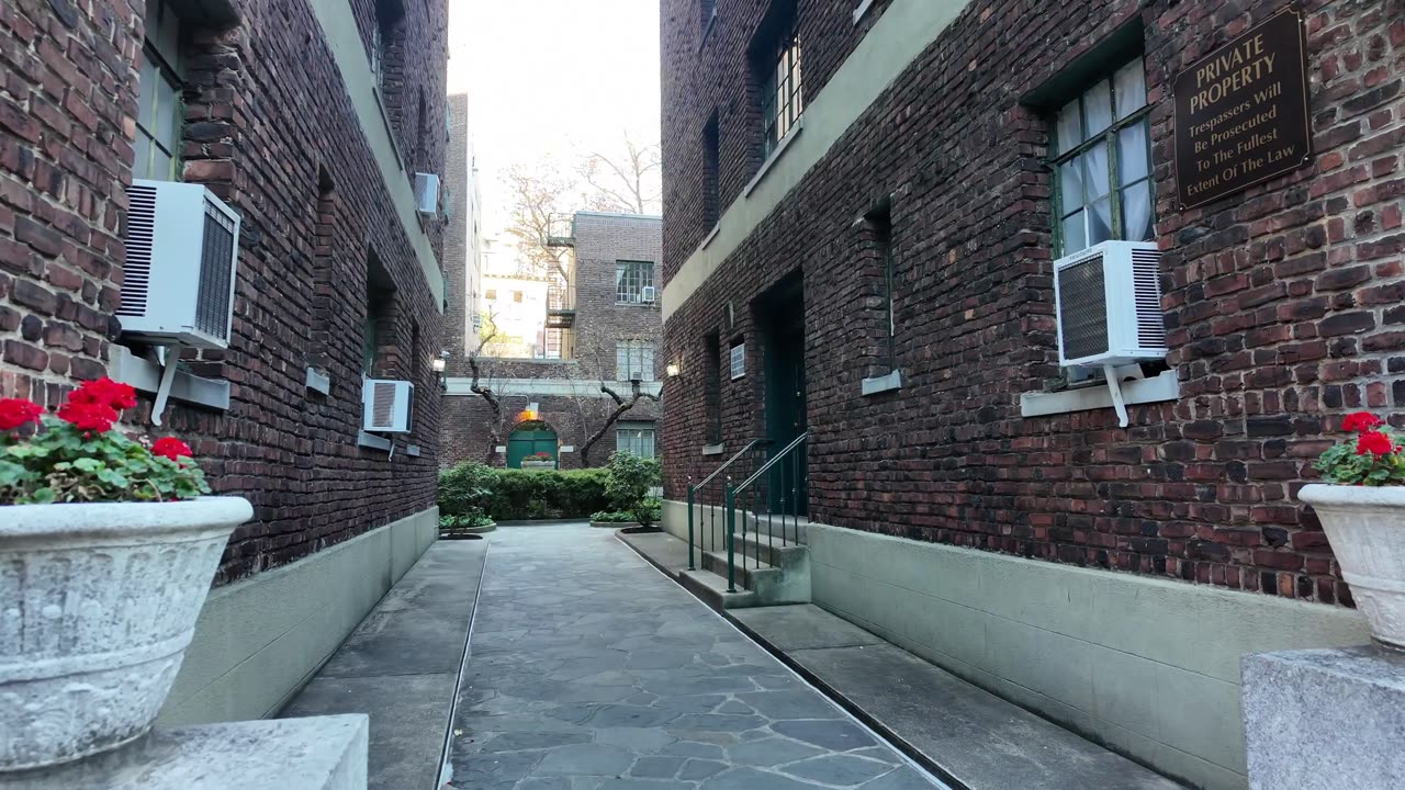 🗽 NYC Live 🔴 Walk (Chat on YouTube)