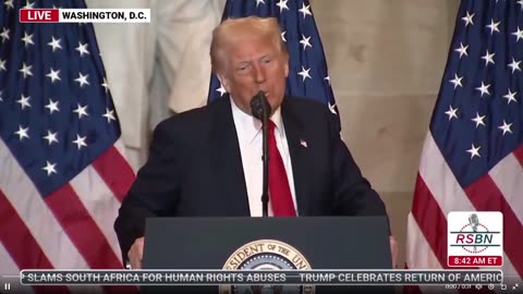 TRUMP: "Hãy mang tôn giáo và Chúa trở lại cuộc sống của chúng ta."