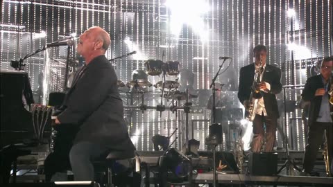 Miami 2017 (Seen The Lights Go Out On Broadway) - Billy Joel (live)