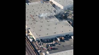 🚨BREAKING: A plane has crashed into a warehouse near Fullerton Airport in California.