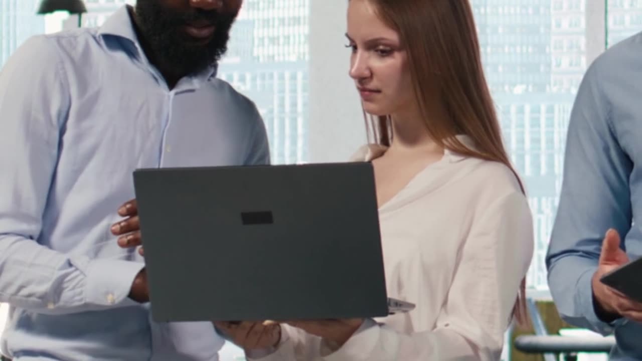 Stop the Compliance Headache: Scaling Your Business Globally with an EOR