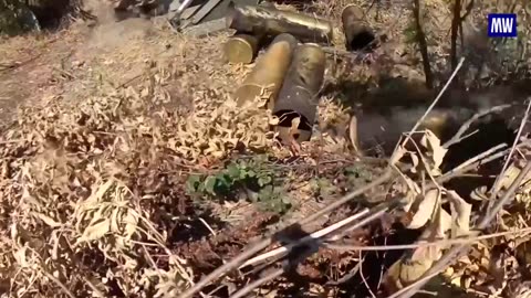 Gyacint-S self-propelled gun crew on combat mission