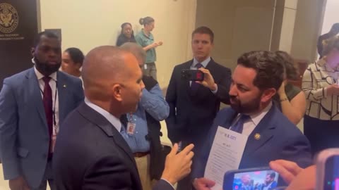 Hakeem Jeffries loses his cool on Rep. Mike Lawler During Shutdown Clash
