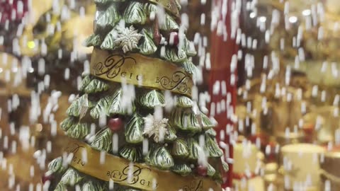 Christmas Lamp Post at the Bellagio Las Vegas – Festive Holiday Display