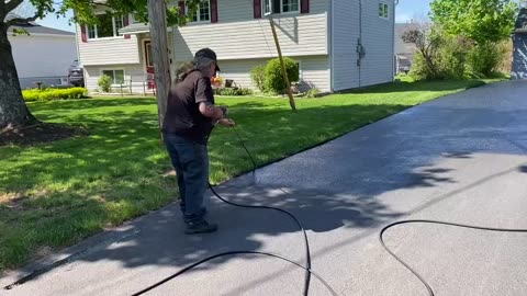 Professional Asphalt Spray Sealing “Love Life and Spray Seal” Top Coats Pavement Maintenance