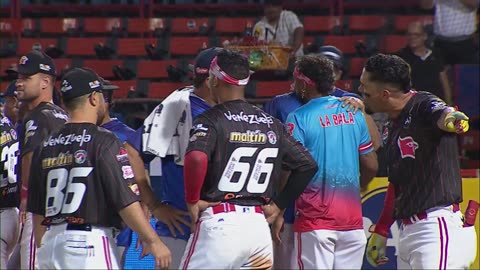 Jecksson Flores volteó el juego y vació las bancas