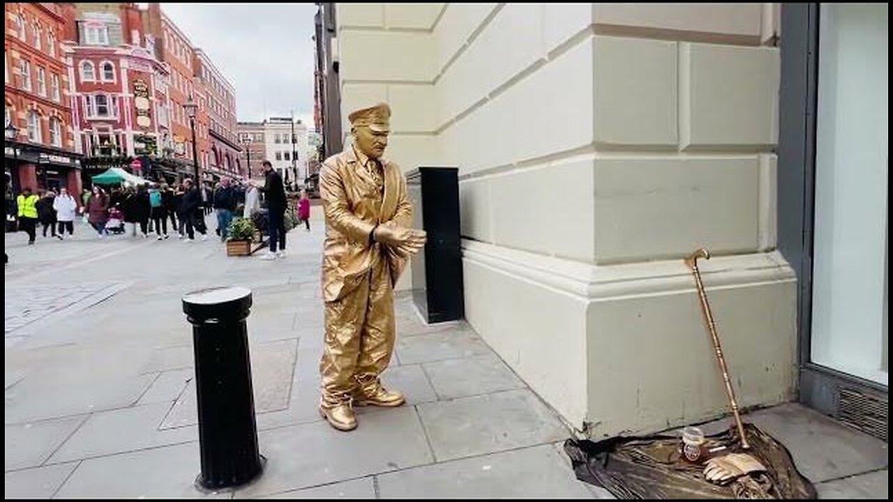 Gold man statue revealed how his daily routine works| Setting up process explained| Levetating trick